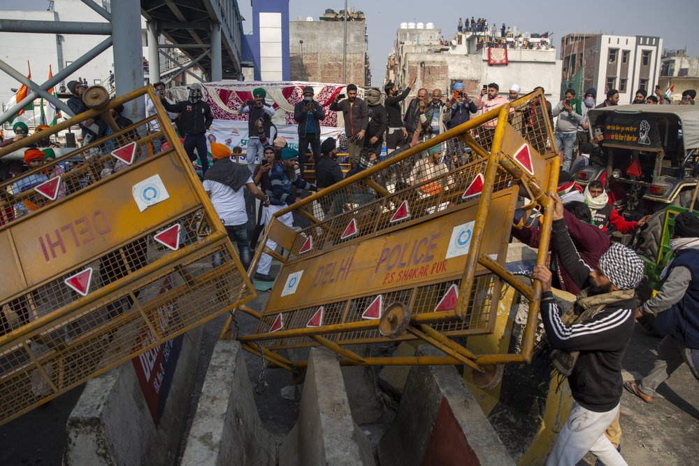 Nong dan An Do bieu tinh chong luat nong nghiep moi anh 4